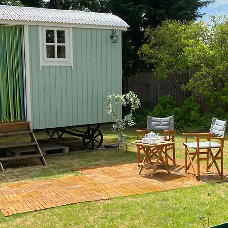 Jasmine The Shepherd Hut วูดฮอลล์สปา ภายนอก รูปภาพ